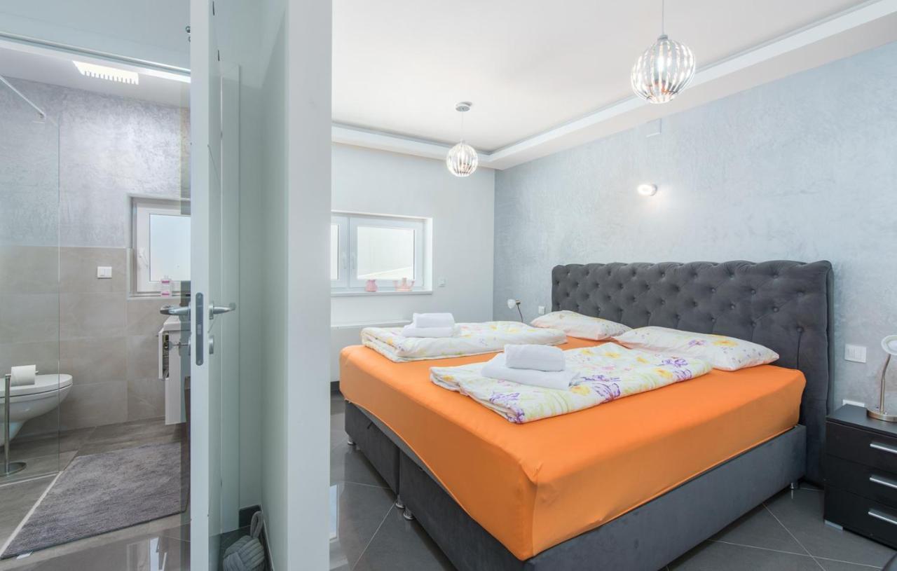 Modern With Shared Pool Near The Sea Guest house *