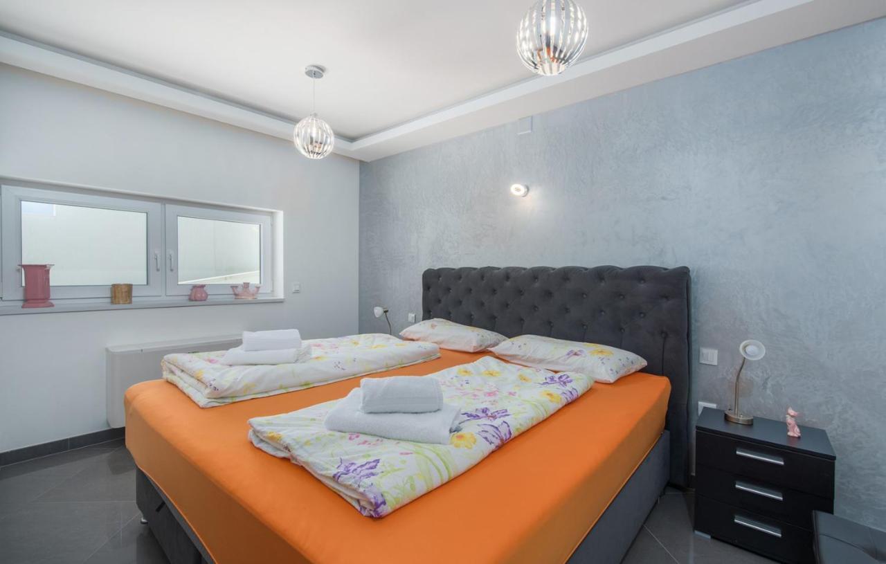 Guest house Modern With Shared Pool Near The Sea