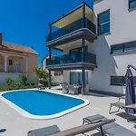 Modern Apartments With Shared Pool Near The Sea