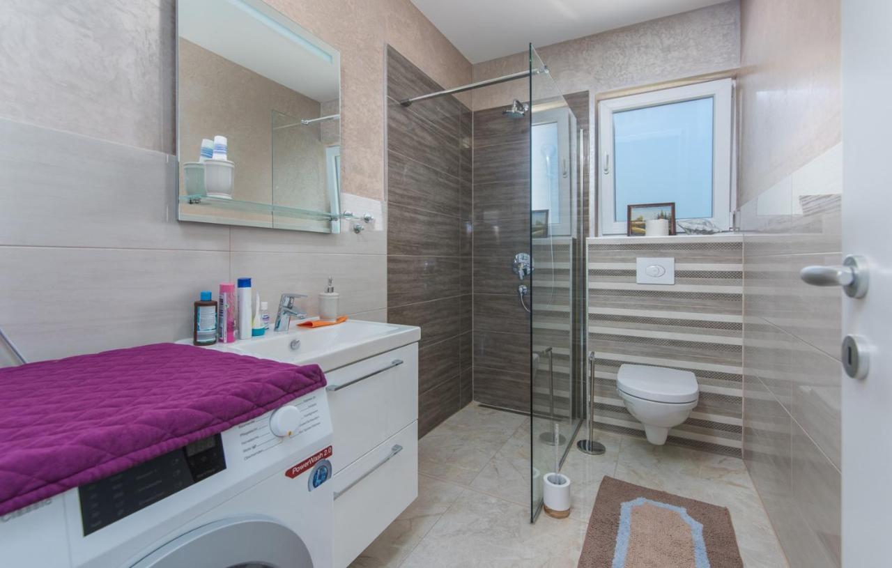 Modern With Shared Pool Near The Sea *